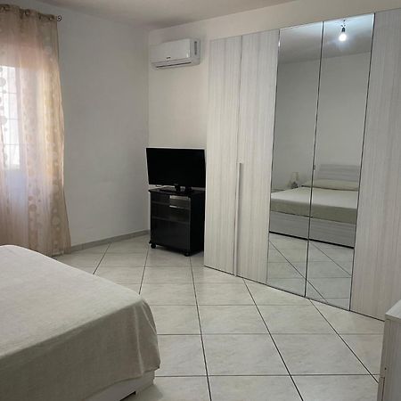 فندق Flora House برينديسي المظهر الخارجي الصورة