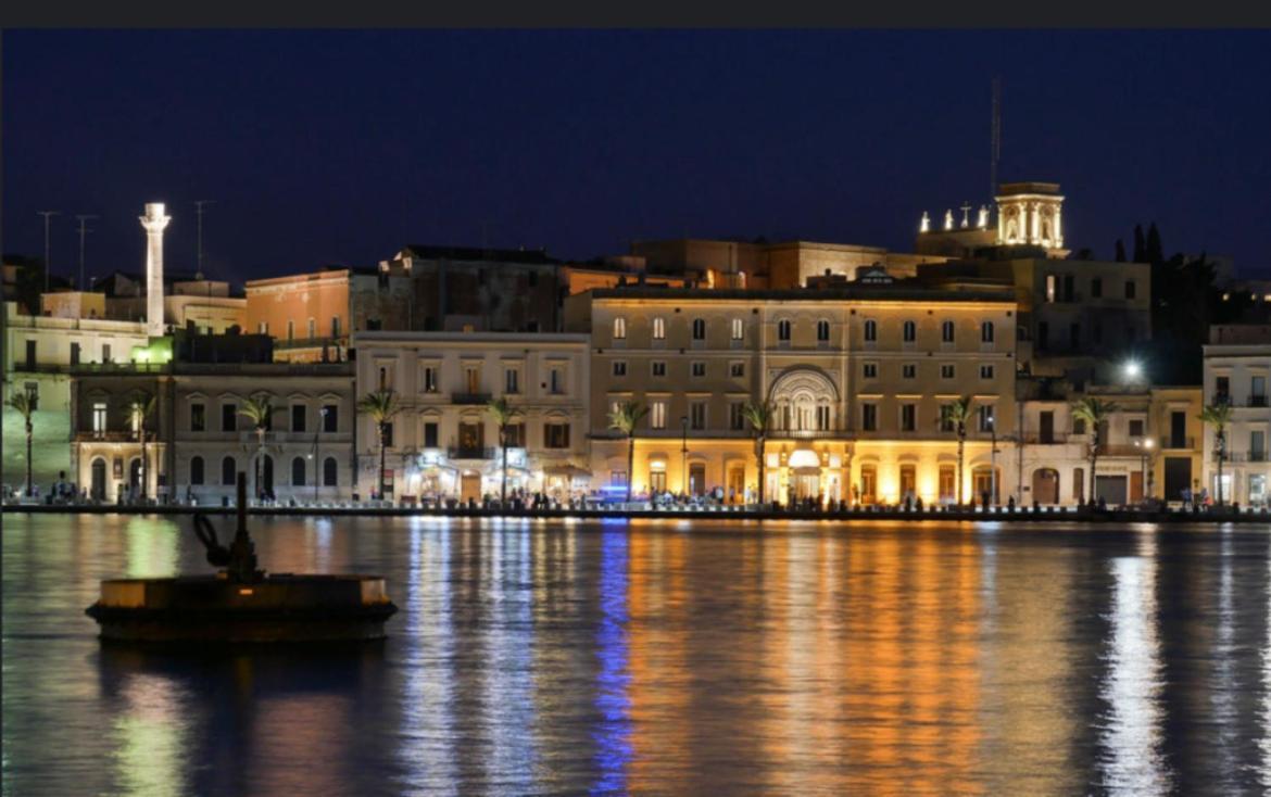 فندق Flora House برينديسي المظهر الخارجي الصورة